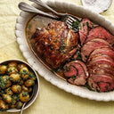 Porchetta på lamm med örtsky och pestopotatis